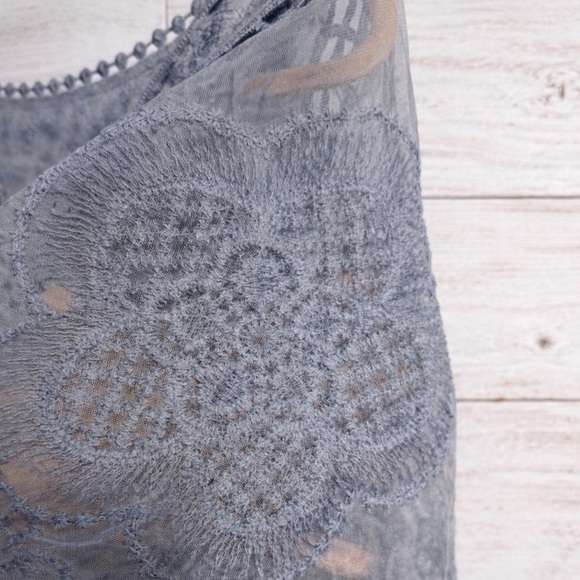 Kindred Anthropologie Slate Blue-Grey Lace Kimono-Style Blouse~ Size Medium. - Picture 10 of 12